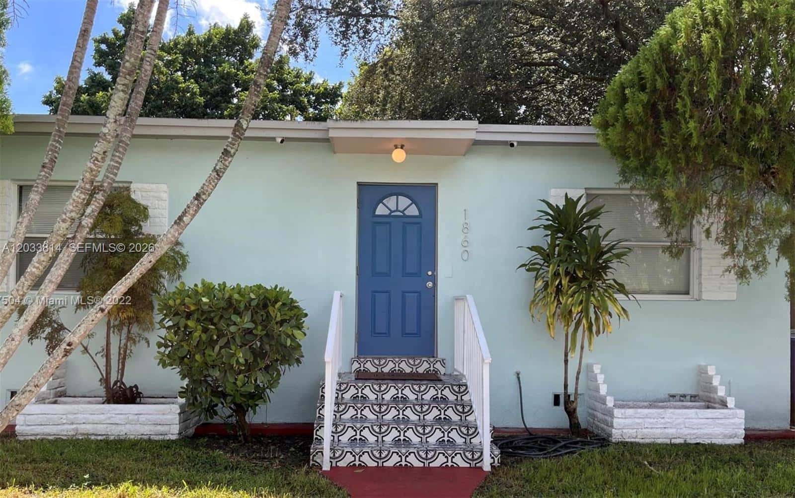 1860 NW 52 ST, Miami FL 33142
