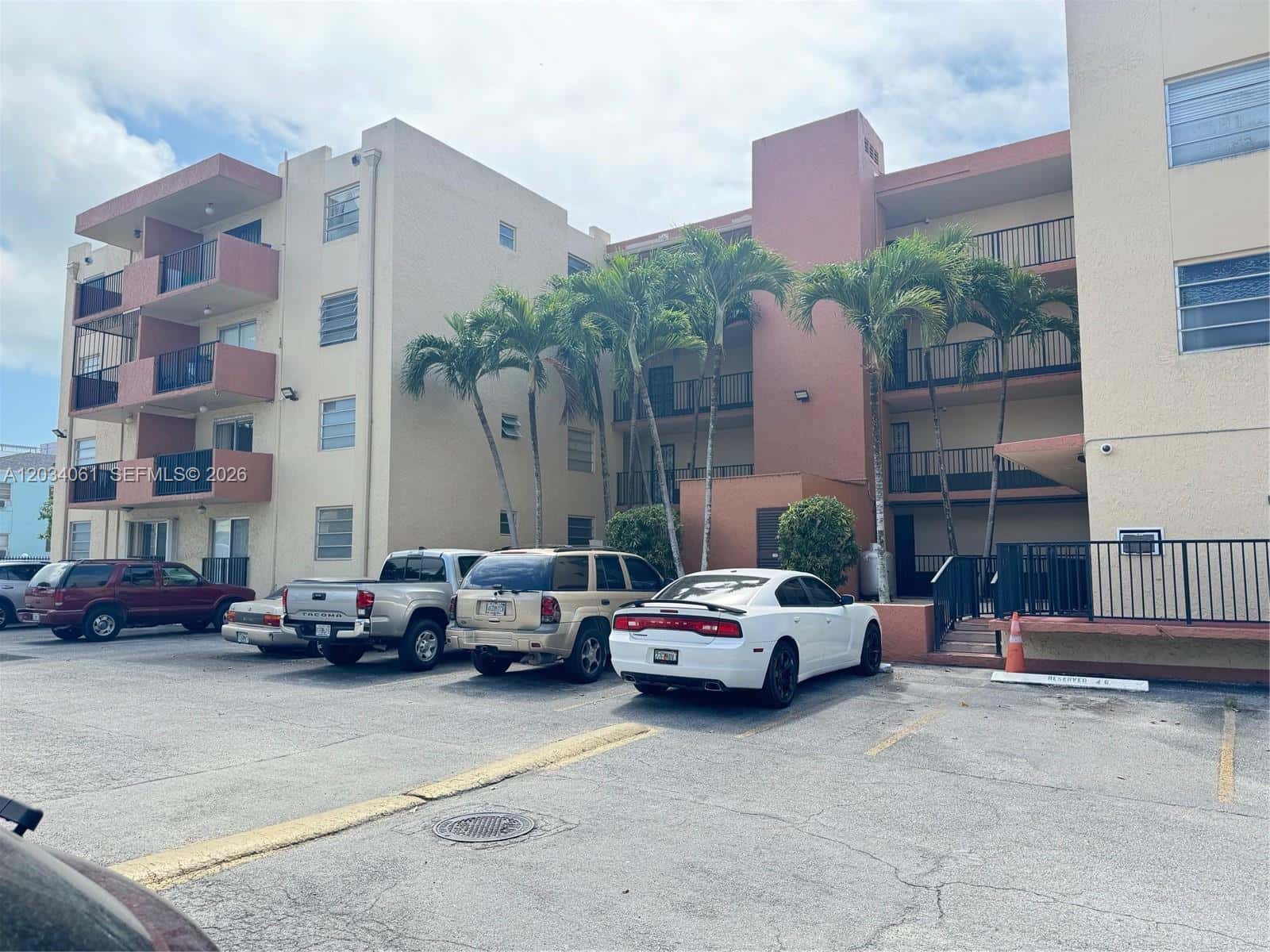 677 SW 9th Ave # 407, Miami FL 33130
