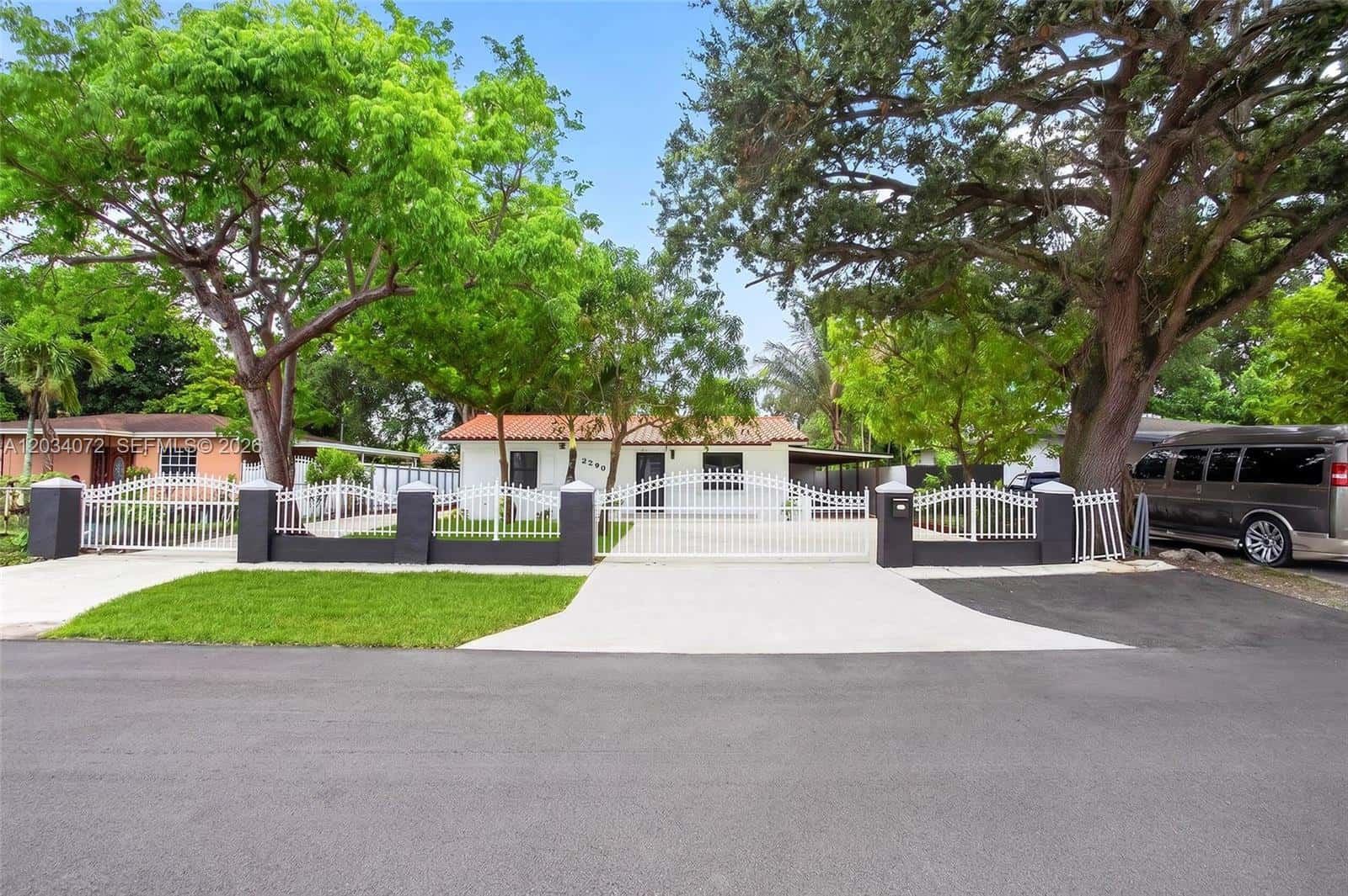 9290 NW 32nd Ct Rd, Miami FL 33147