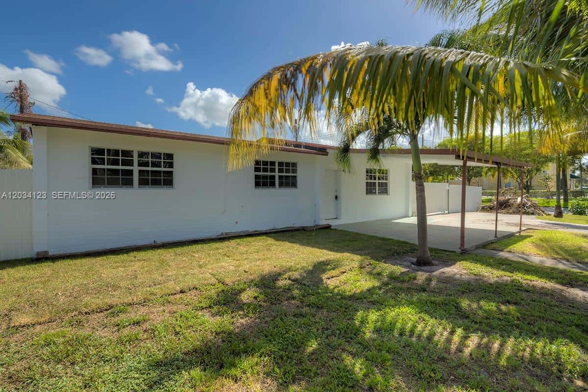 160 NW 199th St # 1, Miami Gardens FL 33169