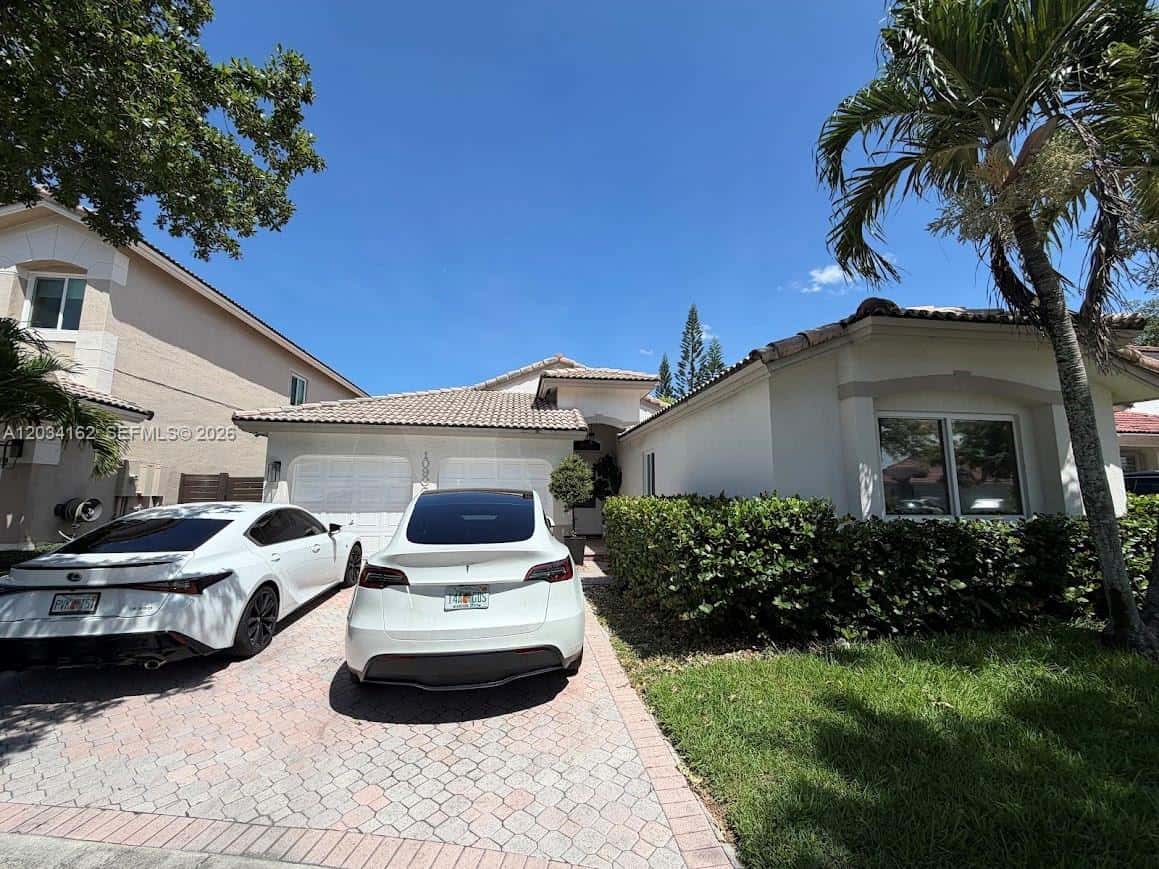 10900 NW 72nd St, Doral FL 33178