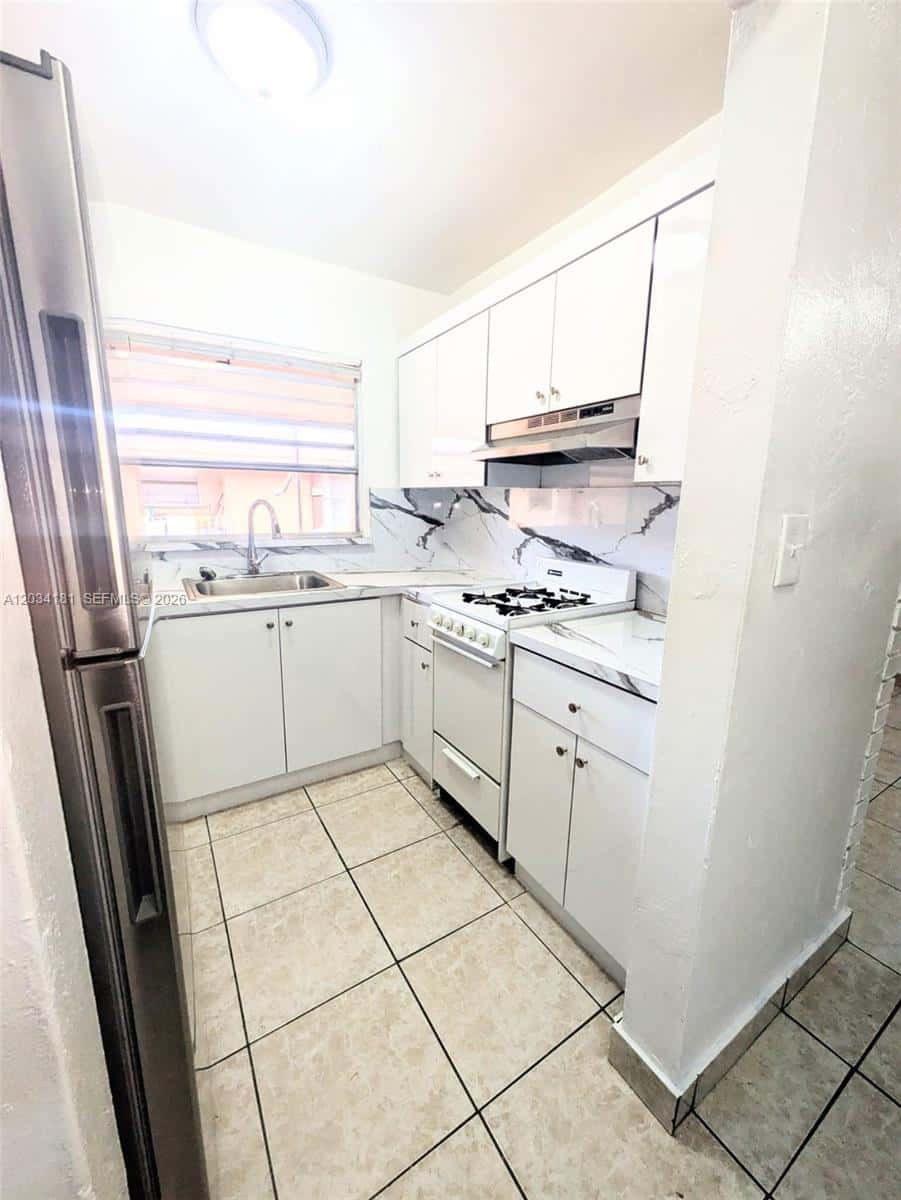 6850 W 14th Ct # C28, Hialeah FL 33014