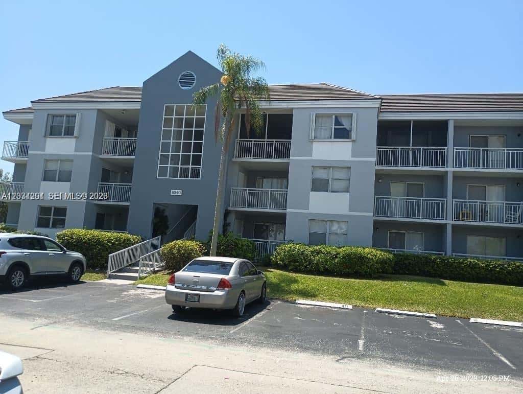 8540 SW 212th St # 202, Cutler Bay FL 33189