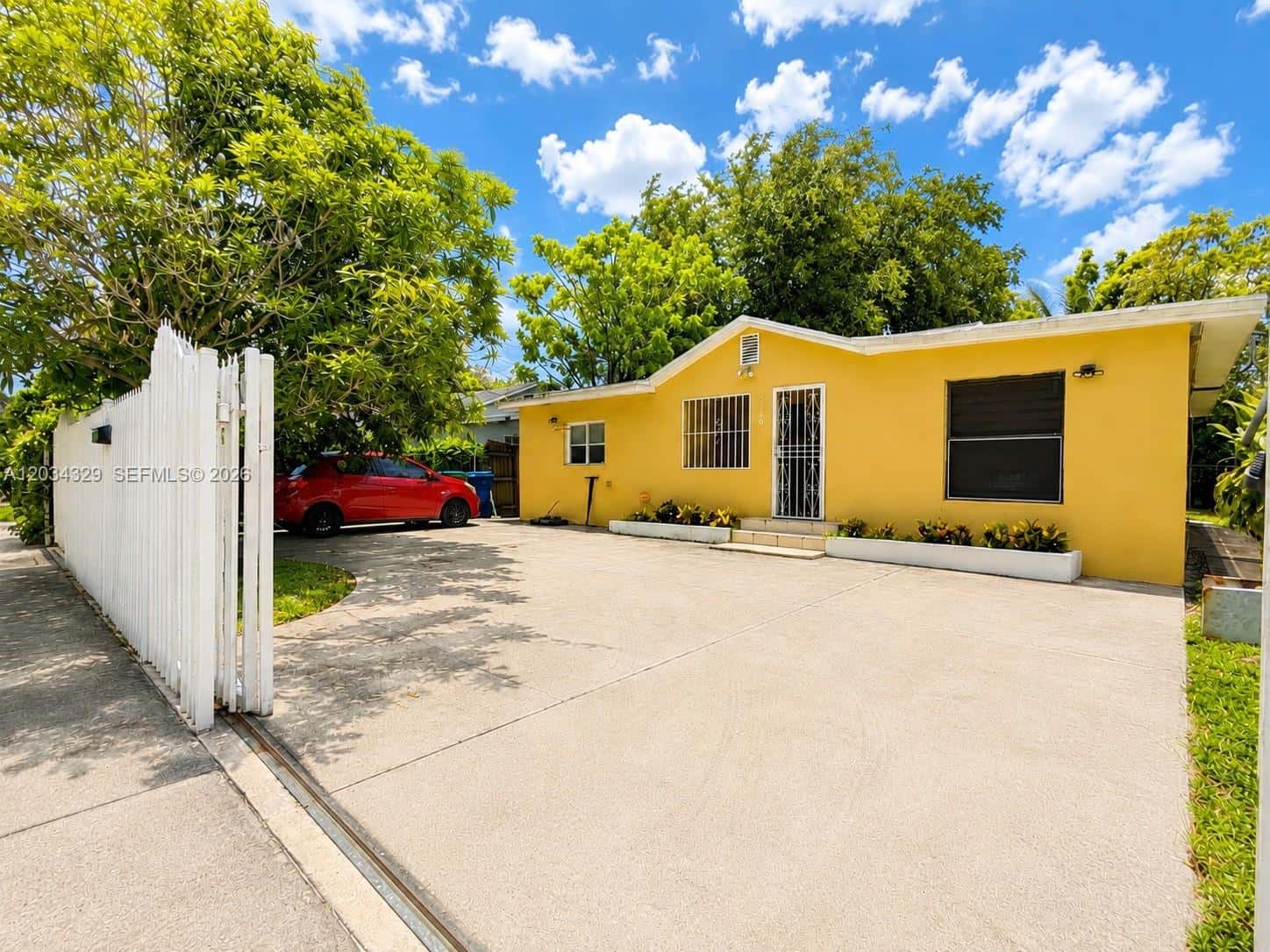 2160 NW 98th St, Miami FL 33147