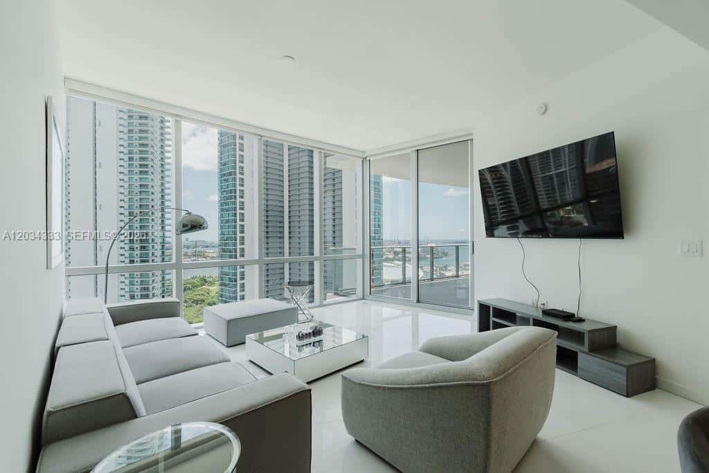 851 NE 1st Ave # 2303, Miami FL 33132