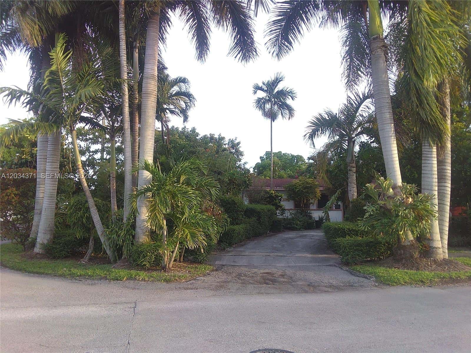 5300 SW 103rd Pl, Miami FL 33165