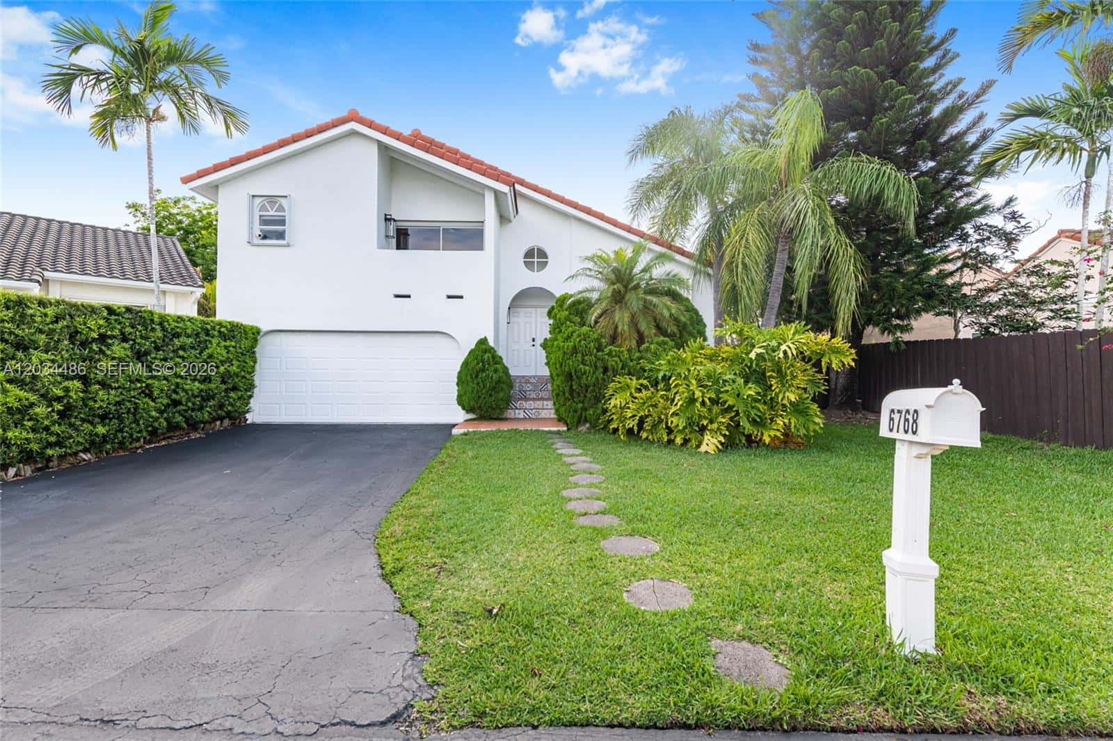 6768 SW 104th Ave, Miami FL 33173