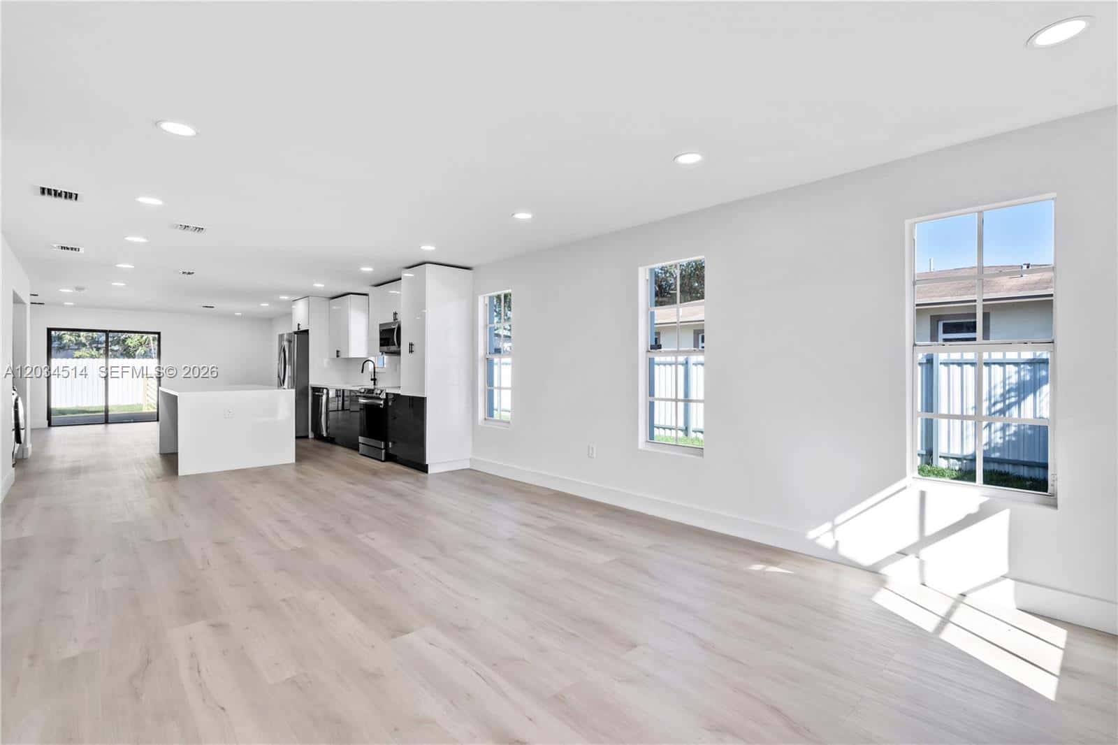 407 NW 45th St, Miami FL 33127