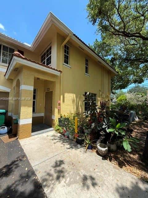 8900 NE 8th Ave # 1109, Miami FL 33138
