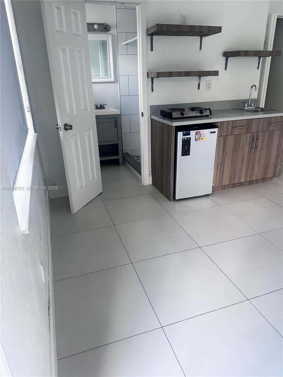 1265 SW 6th St # 13, Miami FL 33135