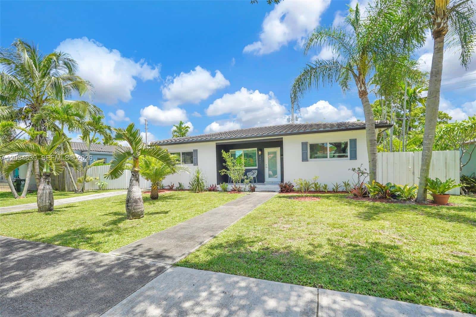 240 Nahkoda Dr, Miami Springs FL 33166