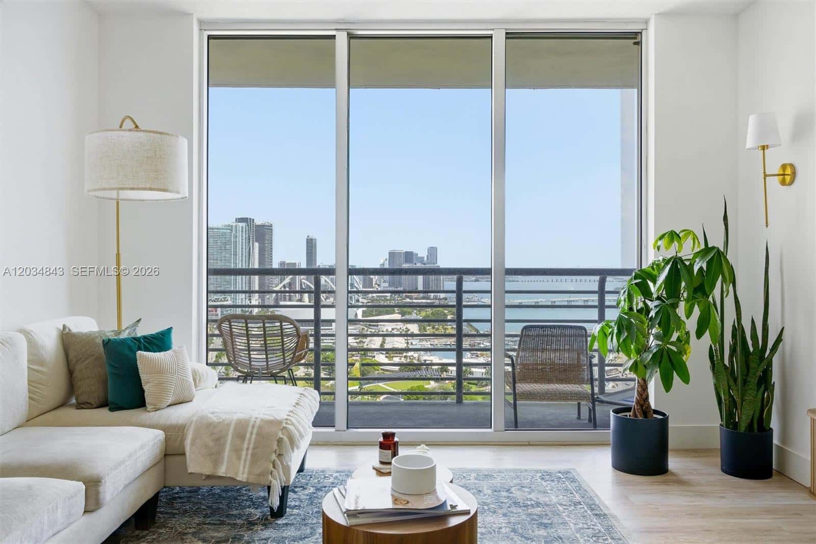 325 S Biscayne Blvd # 4022, Miami FL 33131