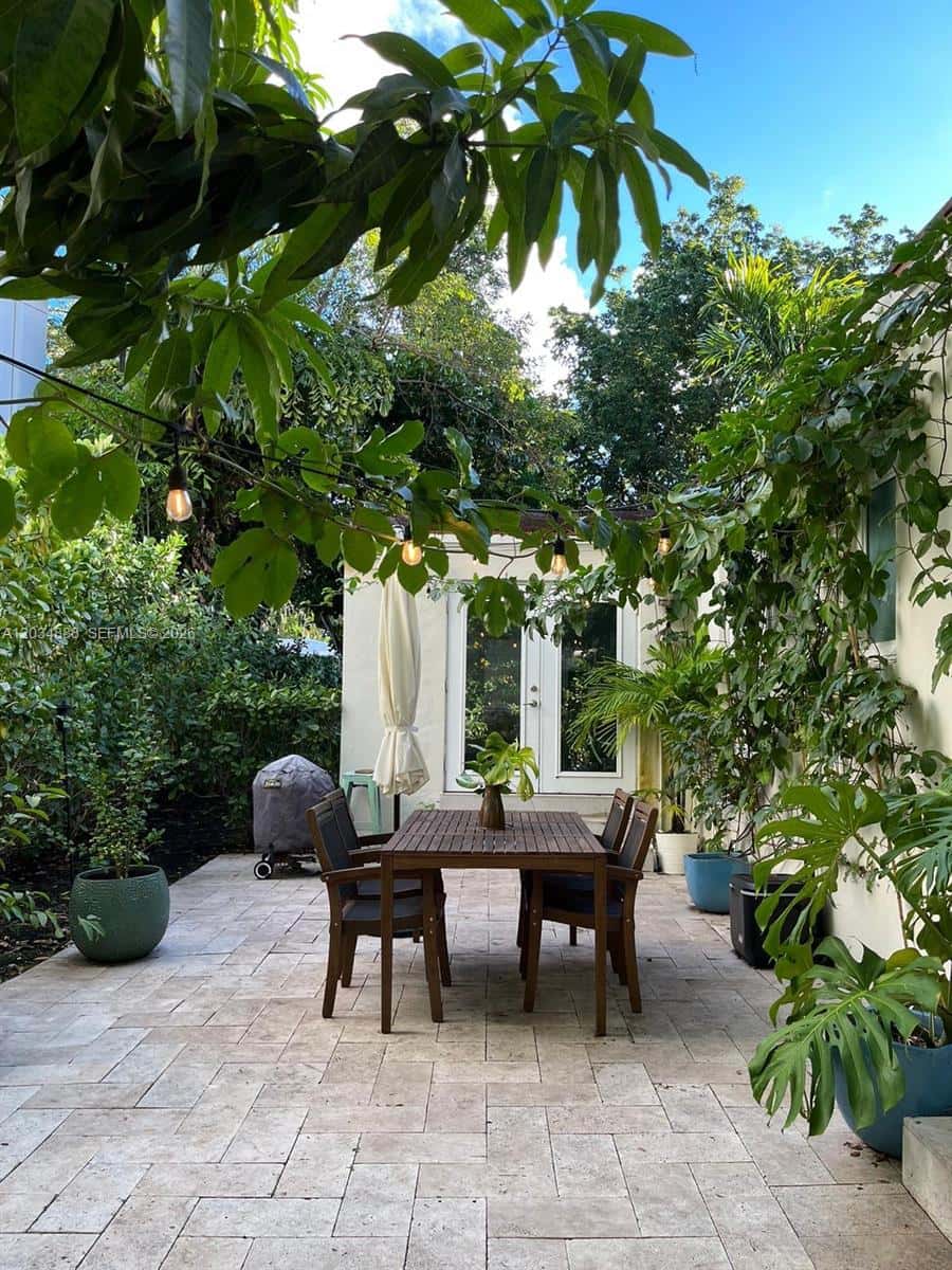 409 Daroco Ave, Coral Gables FL 33146