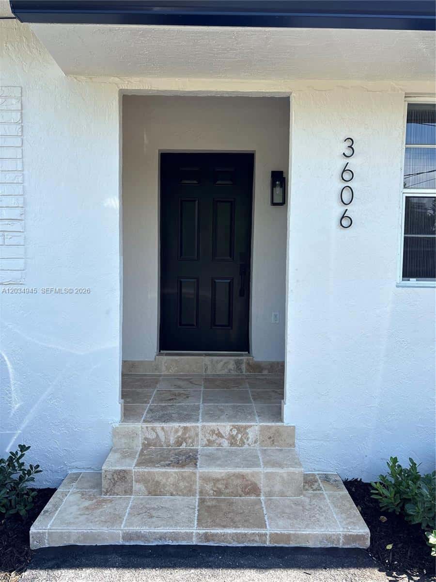 3606 SW 17th St # 1, Miami FL 33145
