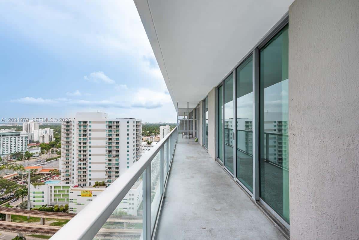 79 SW 12th St, Miami FL 33130