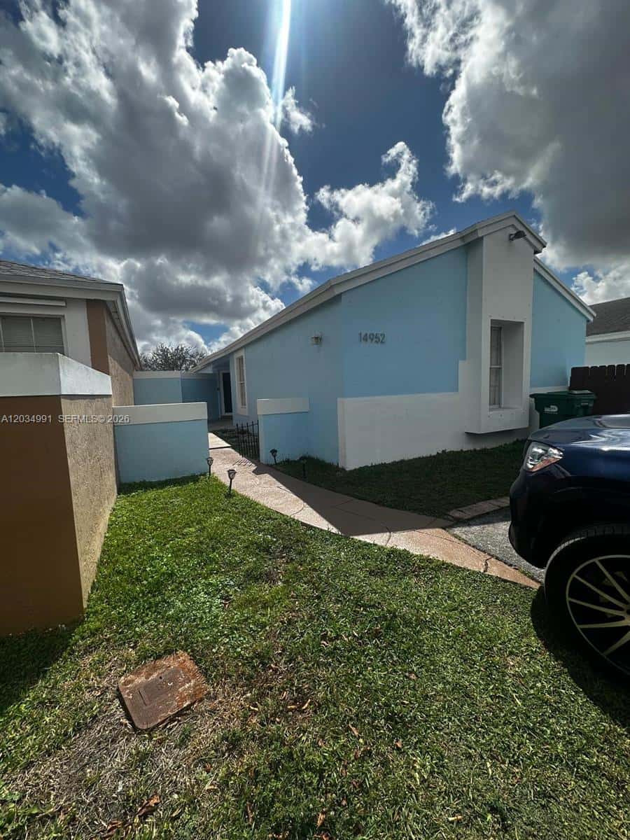 14952 SW 75th Ter, Miami FL 33193
