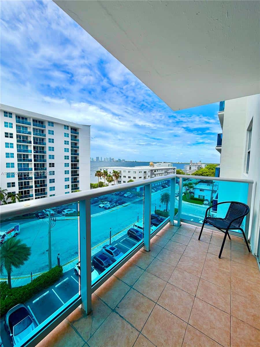 7501 E Treasure Dr # 6T, North Bay Village FL 33141