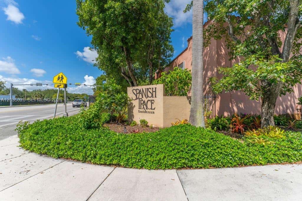 10832 N Kendall Dr # U1, Miami FL 33176
