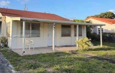 841 NE 4th Pl, Hialeah FL 33010