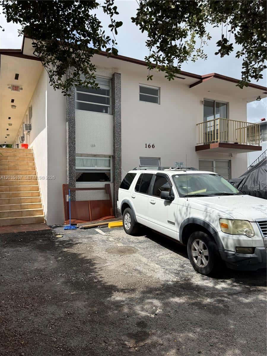 166 W 8th St # 3, Hialeah FL 33010
