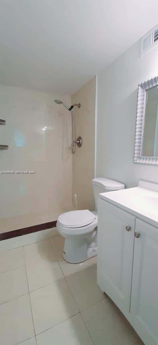 1251 NE 108th St # 423, Miami FL 33161