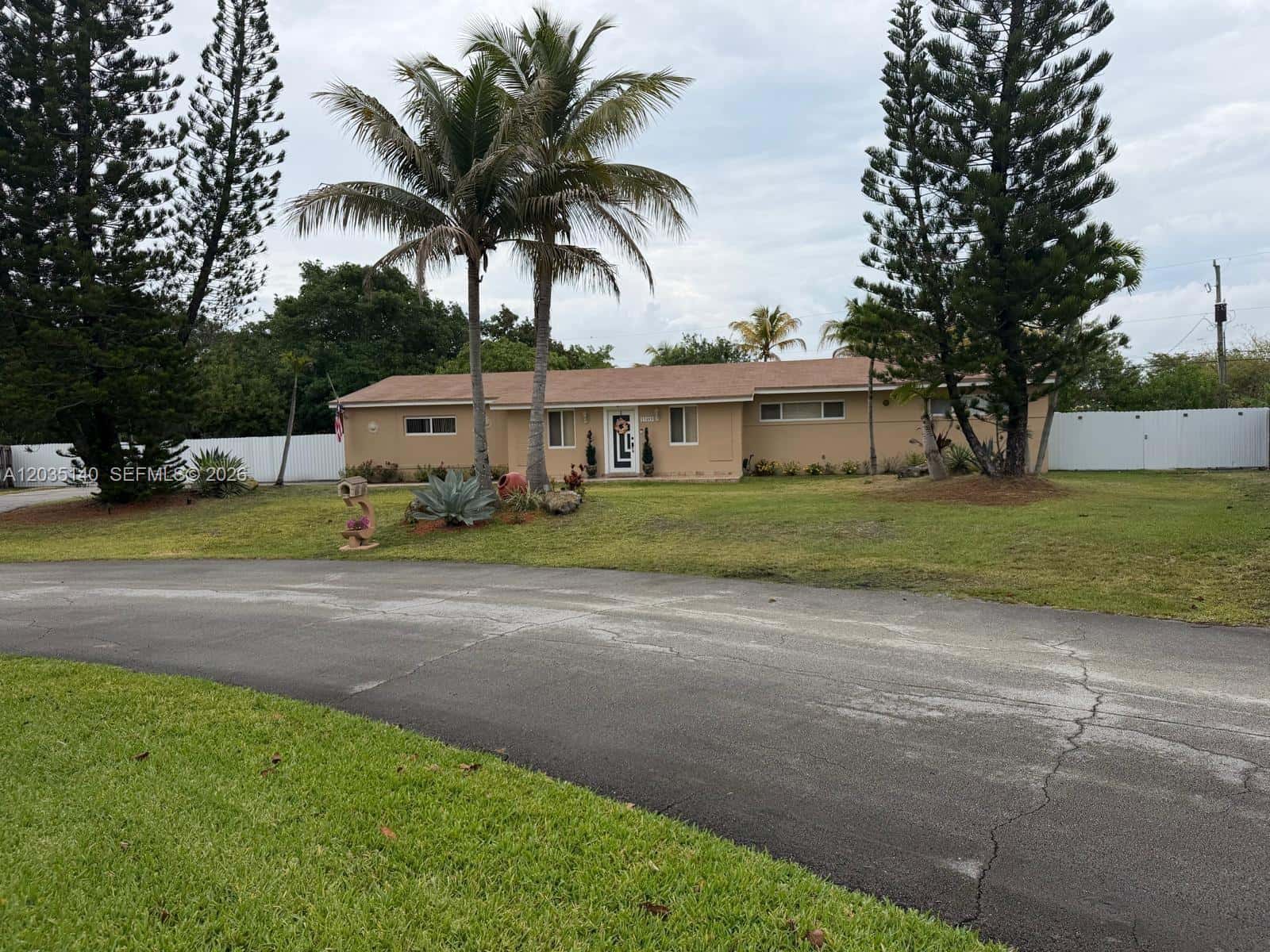 17405 SW 109th Ct, Miami FL 33157