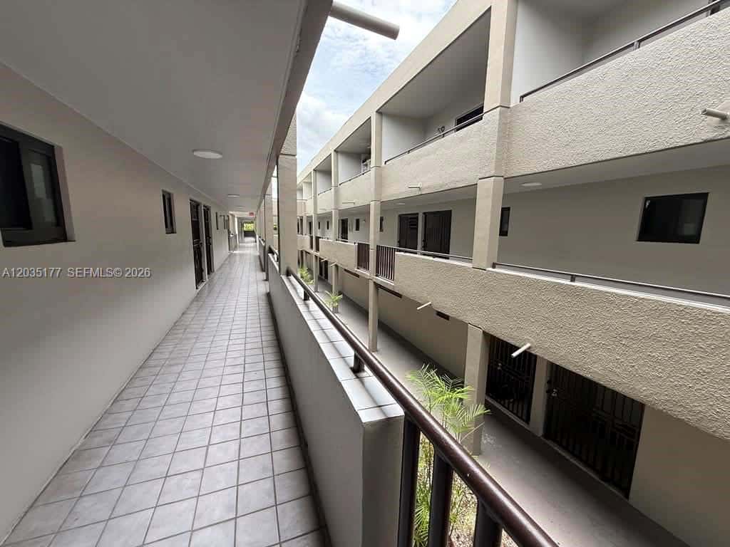 5 Olive Dr # 12, Hialeah FL 33010