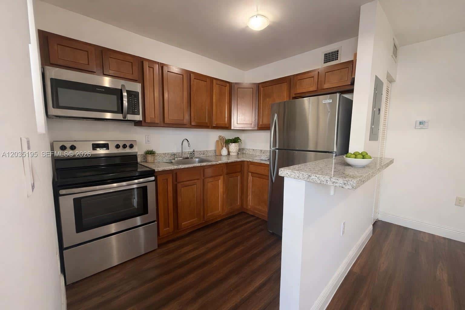 540 NW 7th St # 49, Miami FL 33136