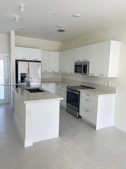 8167 NW 41 St # 111, Doral FL 33166