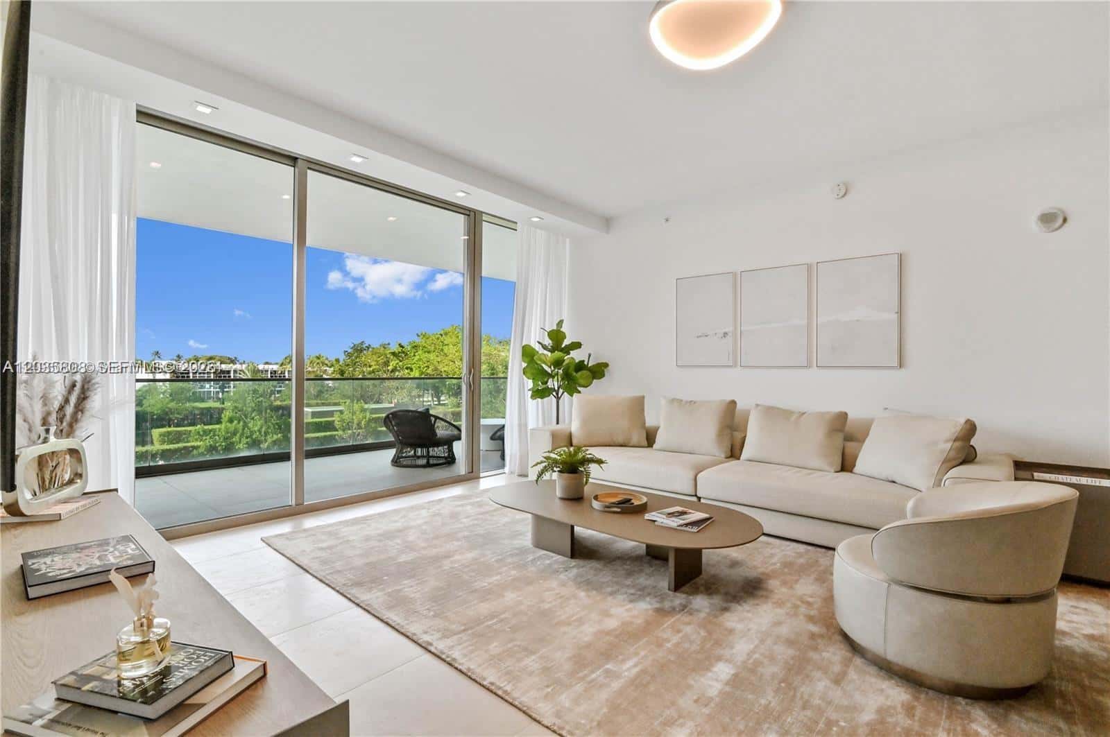 10203 Collins Ave # 305, Bal Harbour FL 33154