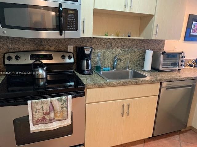 100 Lincoln Rd # 1129, Miami Beach FL 33139 — 7