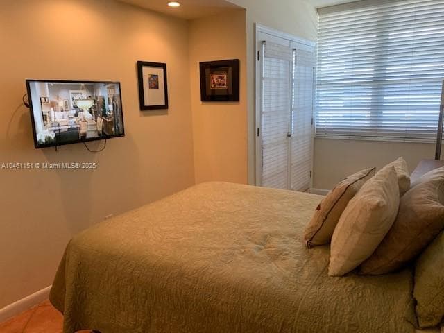 100 Lincoln Rd # 1129, Miami Beach FL 33139 — 9