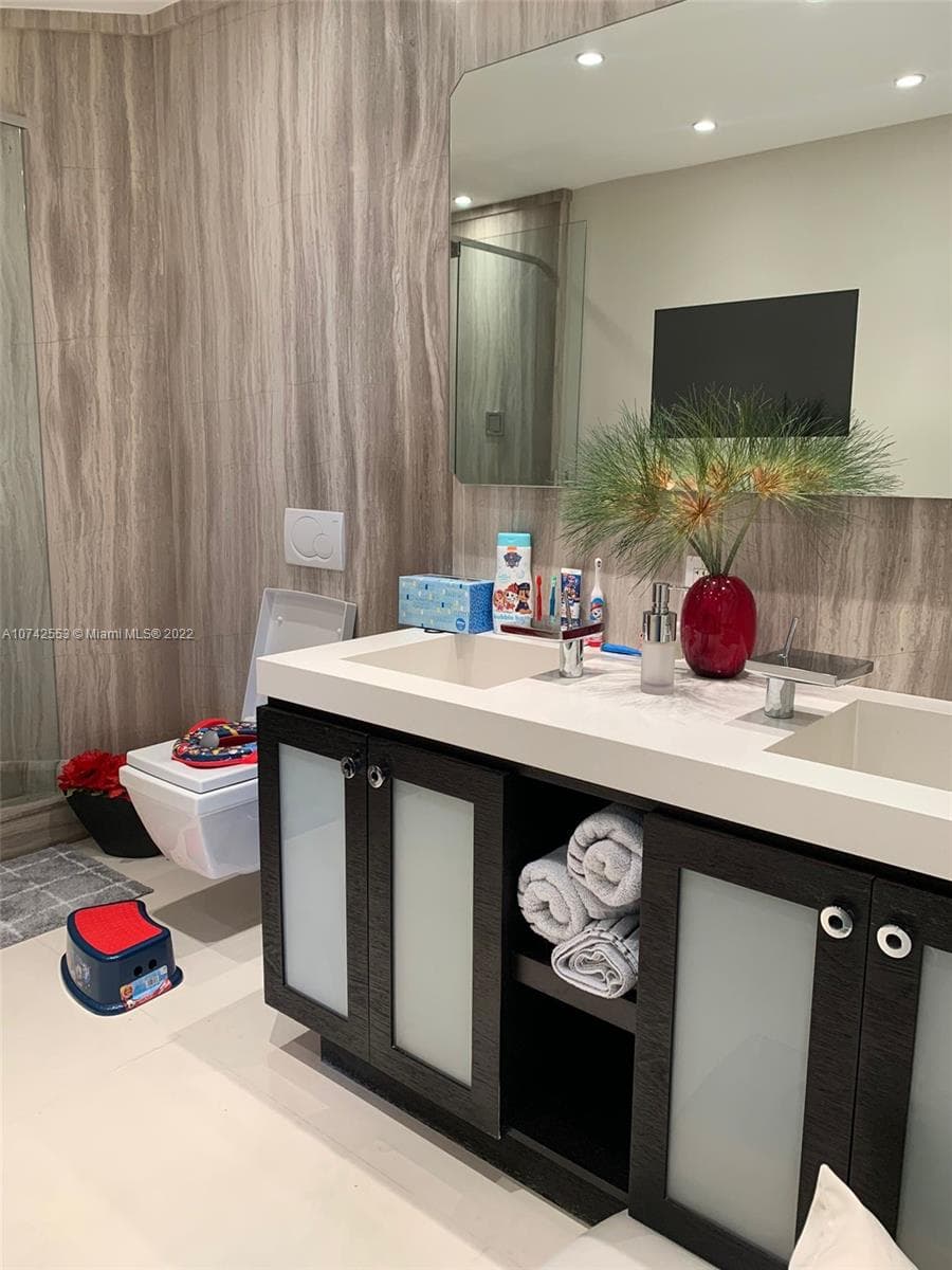 3802 NE 207th St # 2802, Aventura FL 33180 — 49
