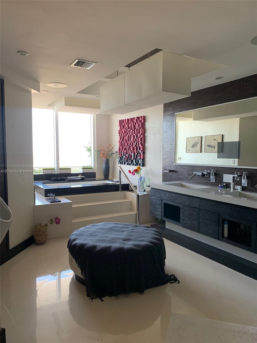 3802 NE 207th St # 2802, Aventura FL 33180 — 44