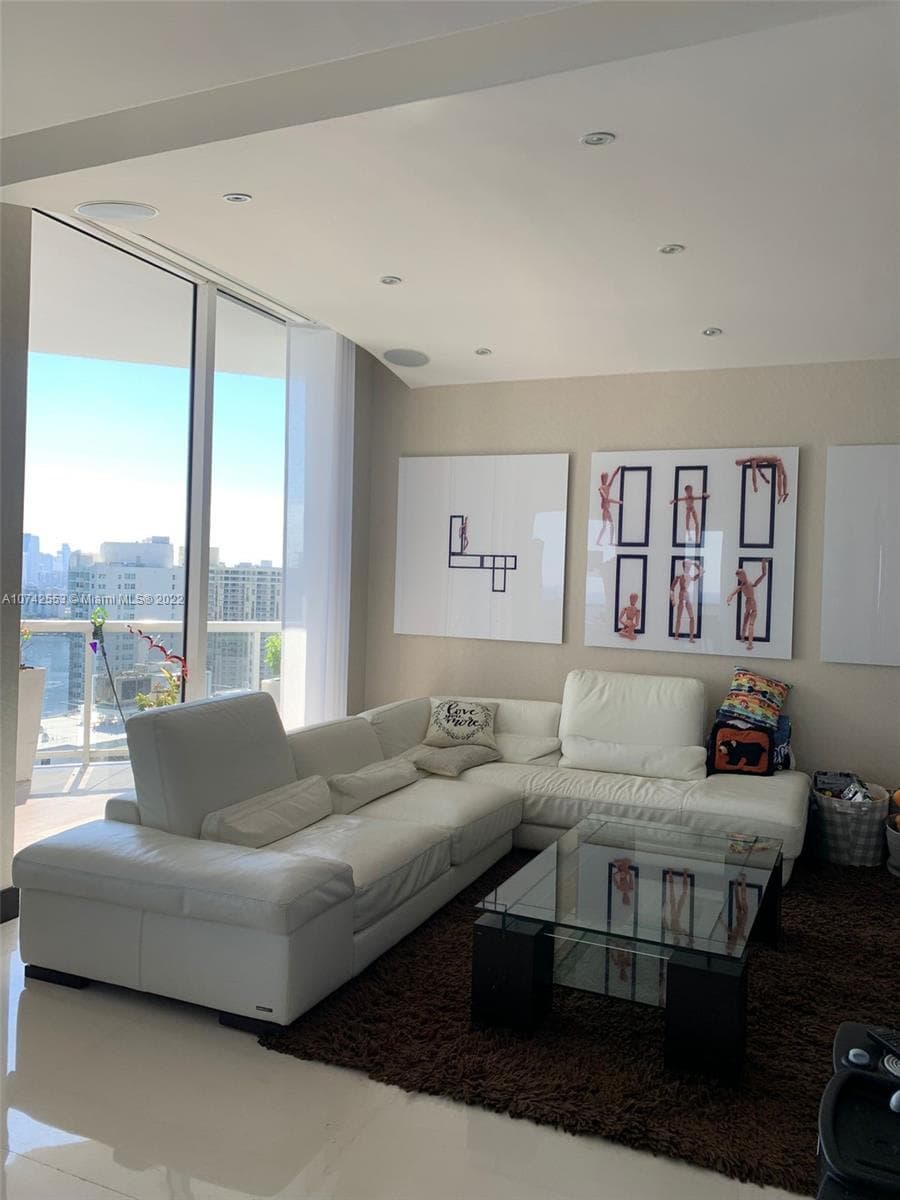 3802 NE 207th St # 2802, Aventura FL 33180 — 68