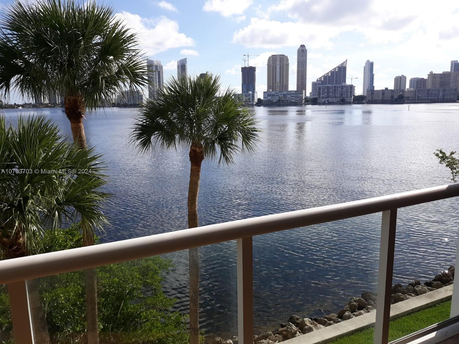 4000 Island Blvd, Aventura FL 33160 — 27