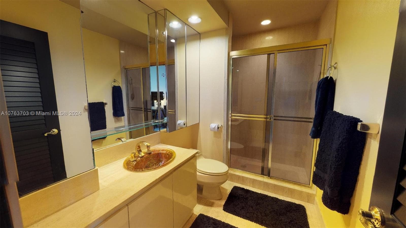 4000 Island Blvd, Aventura FL 33160 — 24