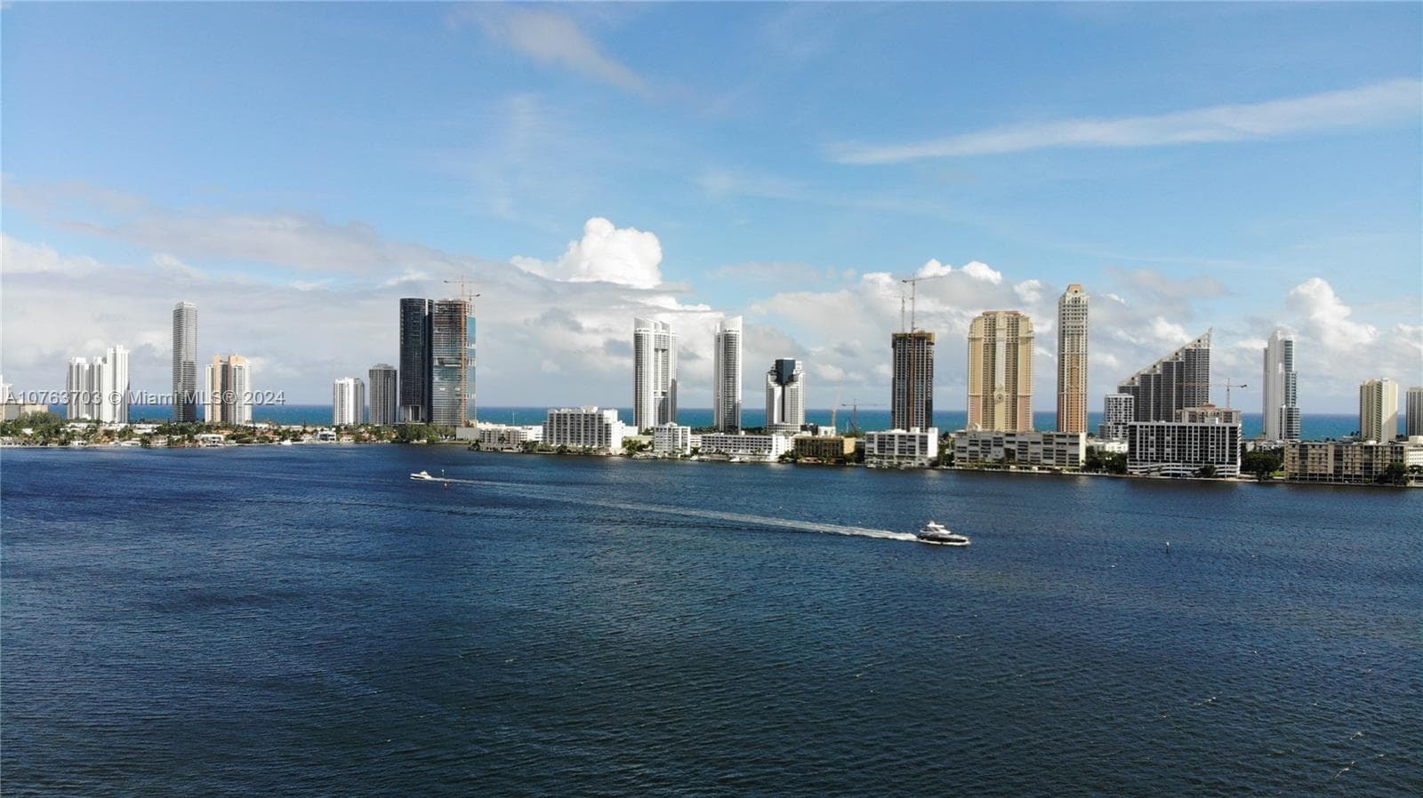 4000 Island Blvd, Aventura FL 33160 — 34