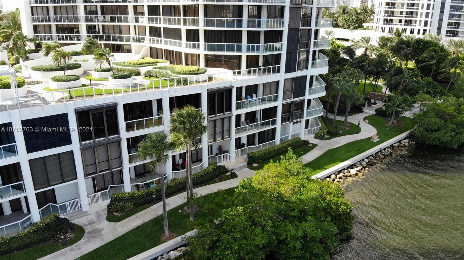 4000 Island Blvd, Aventura FL 33160 — 41