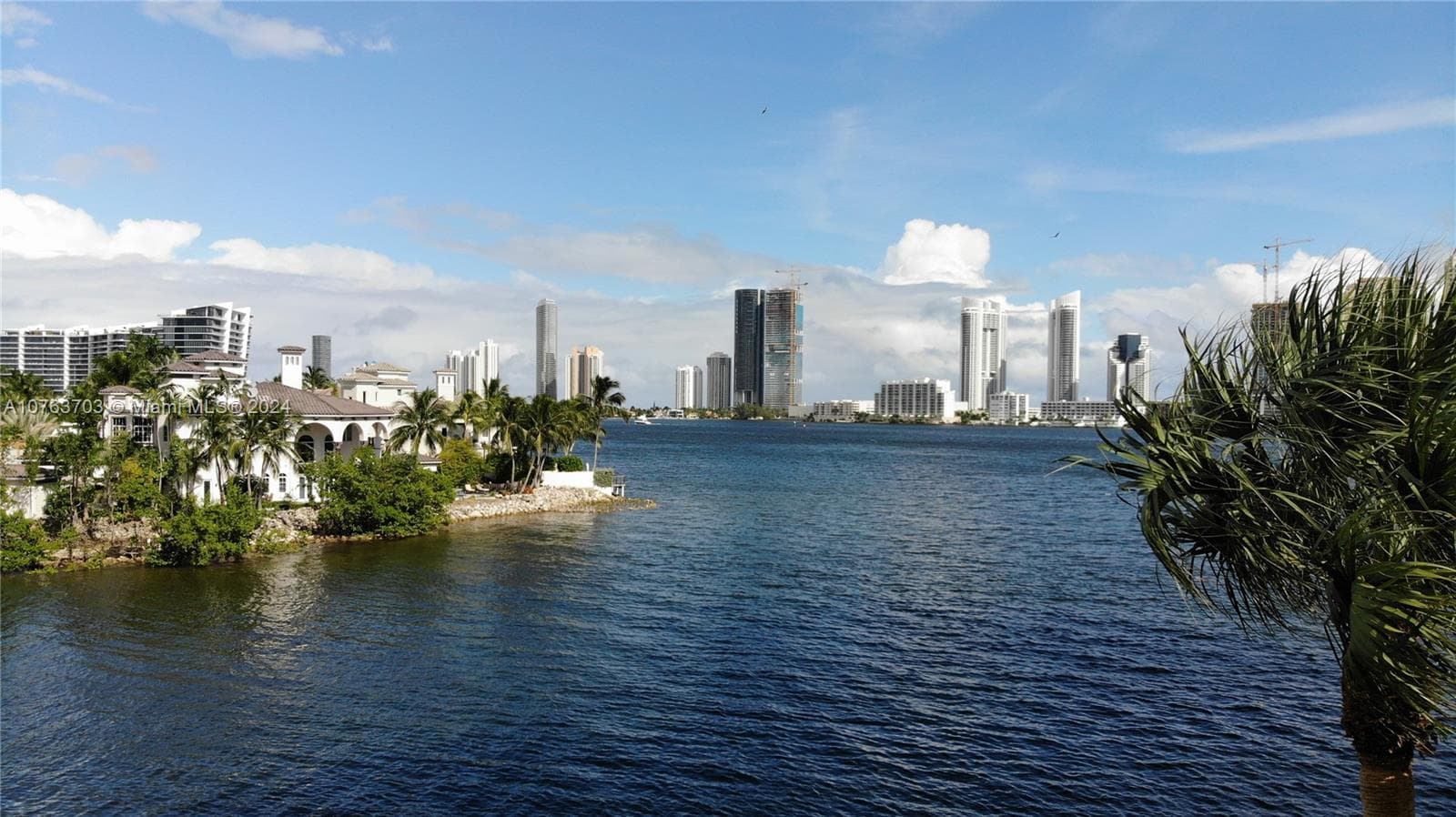 4000 Island Blvd, Aventura FL 33160 — 37