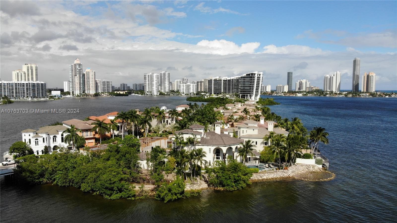 4000 Island Blvd, Aventura FL 33160 — 35