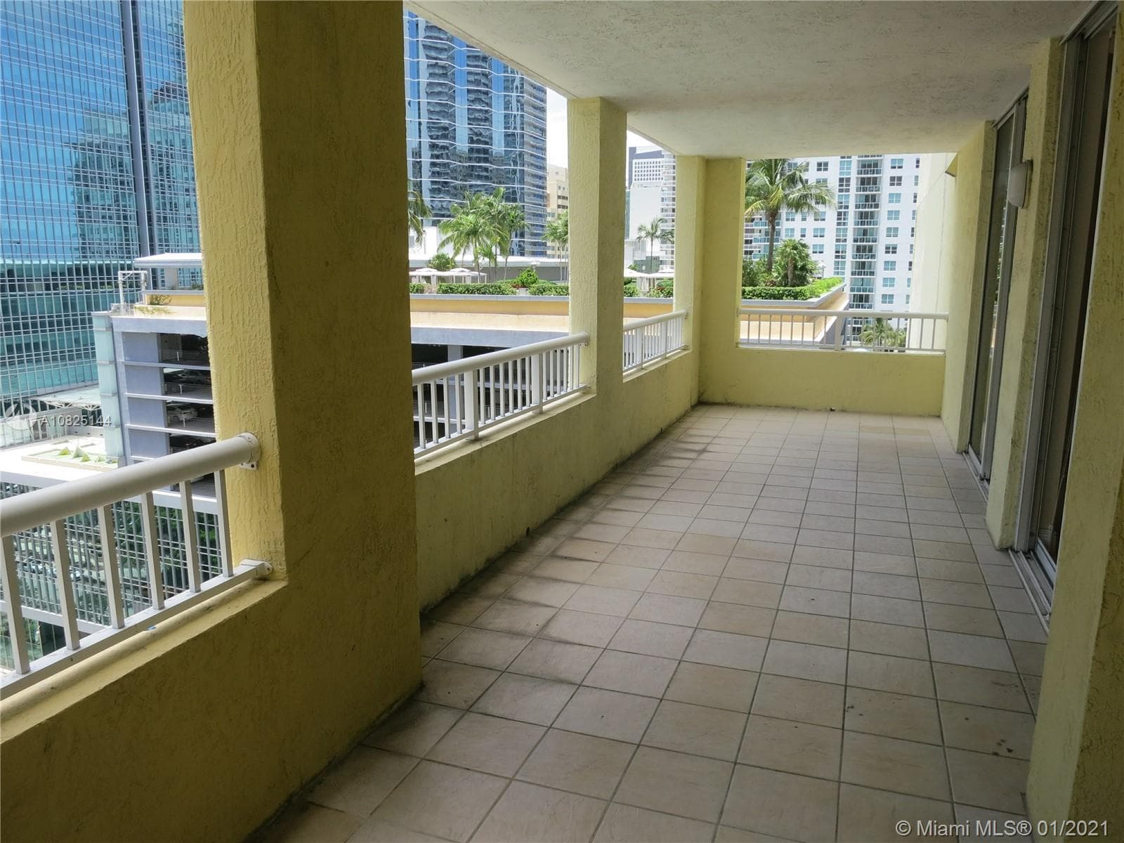 170 SE 14th St # 1507, Miami FL 33131 — 15