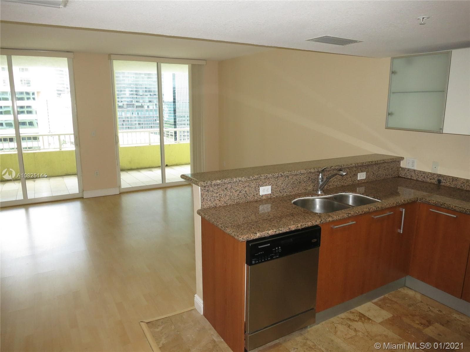 170 SE 14th St # 1507, Miami FL 33131 — 11