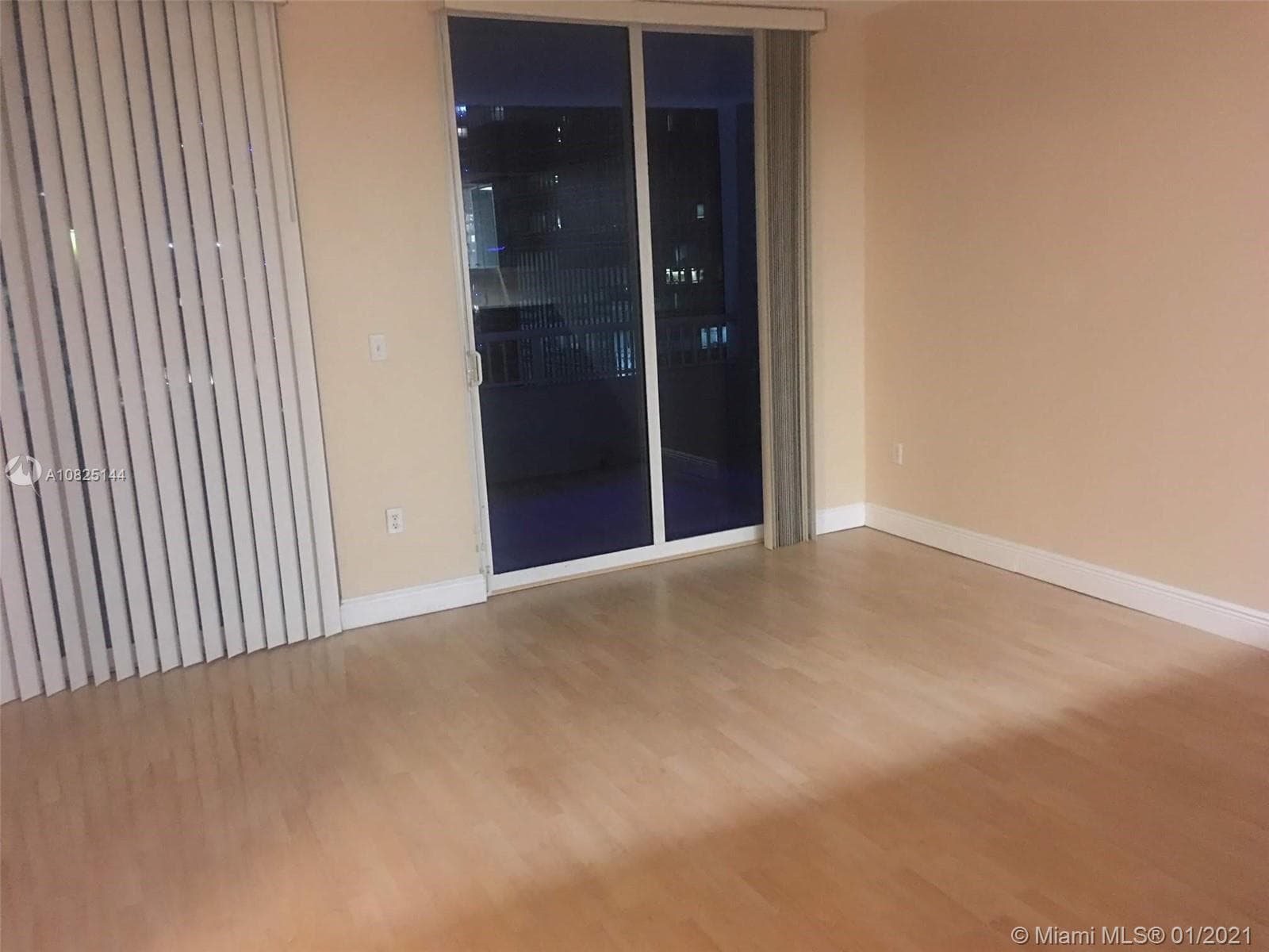 170 SE 14th St # 1507, Miami FL 33131 — 4