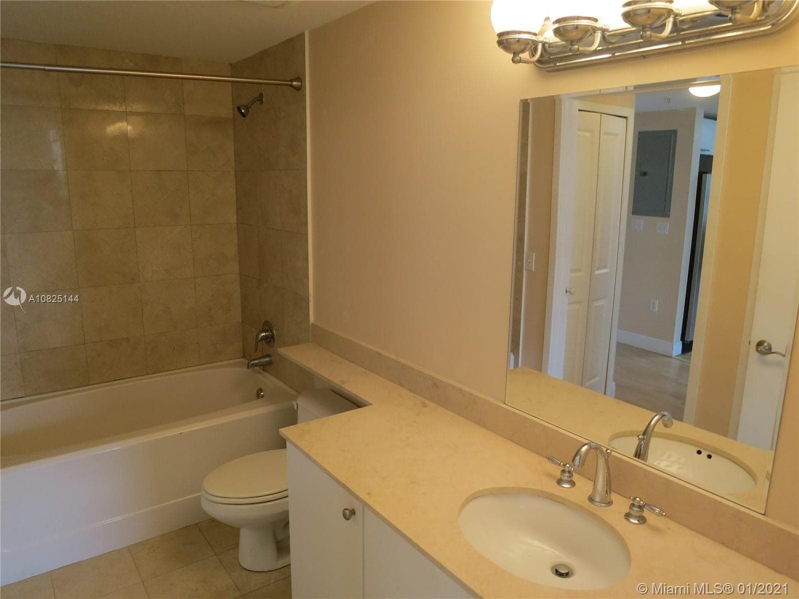 170 SE 14th St # 1507, Miami FL 33131 — 21