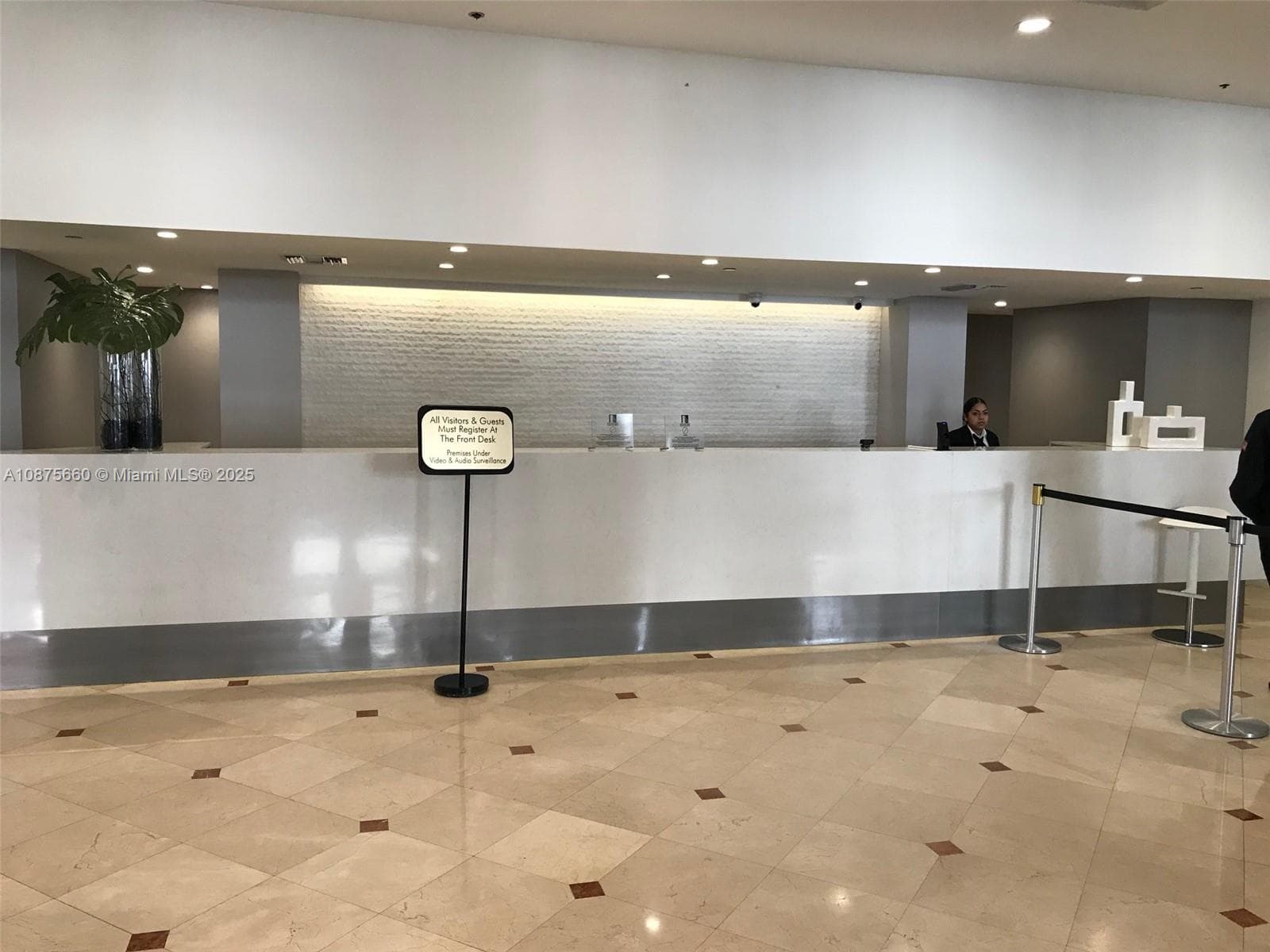 100 Lincoln Rd # 1226, Miami Beach FL 33139 — 33