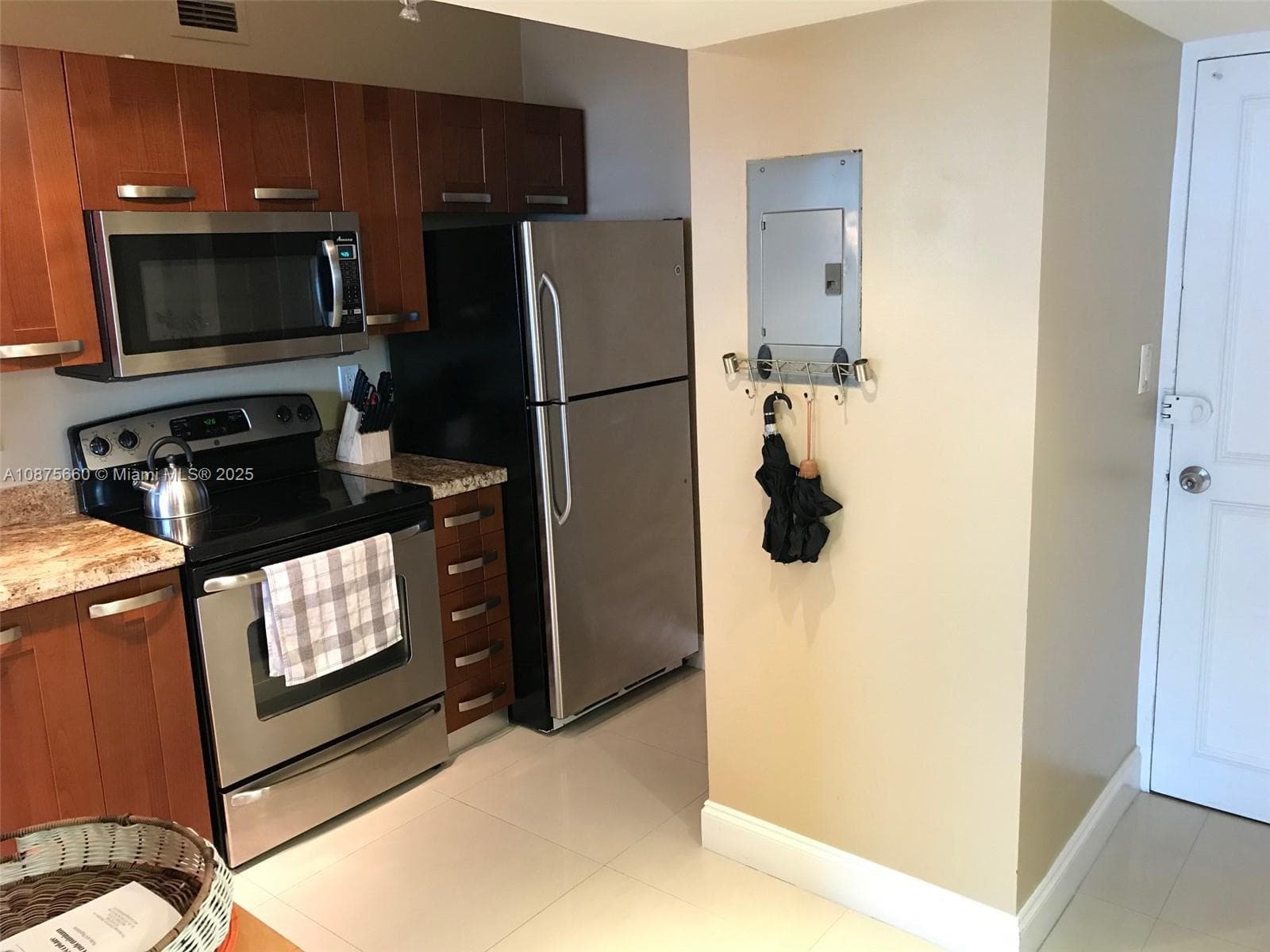 100 Lincoln Rd # 1226, Miami Beach FL 33139 — 15