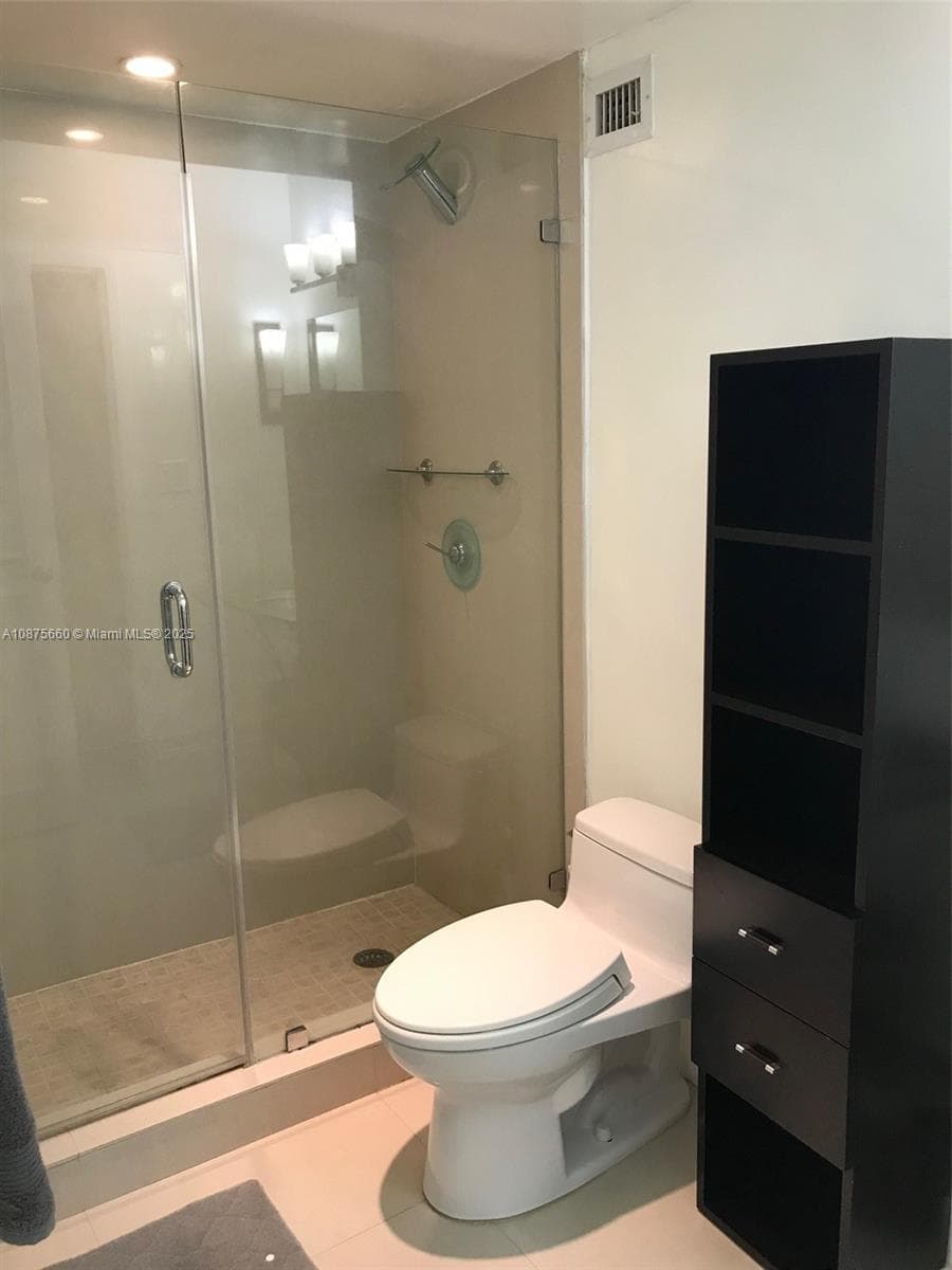 100 Lincoln Rd # 1226, Miami Beach FL 33139 — 19
