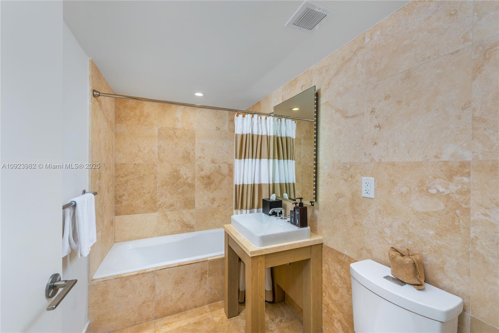 102 24th St # 1544, Miami Beach FL 33139 — 15
