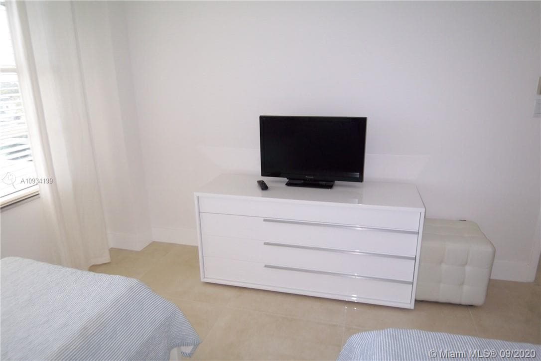 5161 COLLINS AV # 806, Miami Beach FL 33140 — 16